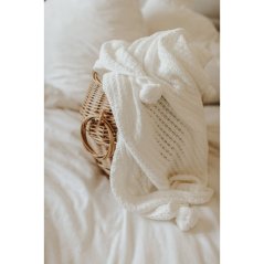 Bambusová deka s kapucí a bambulkami My Memi - Cream