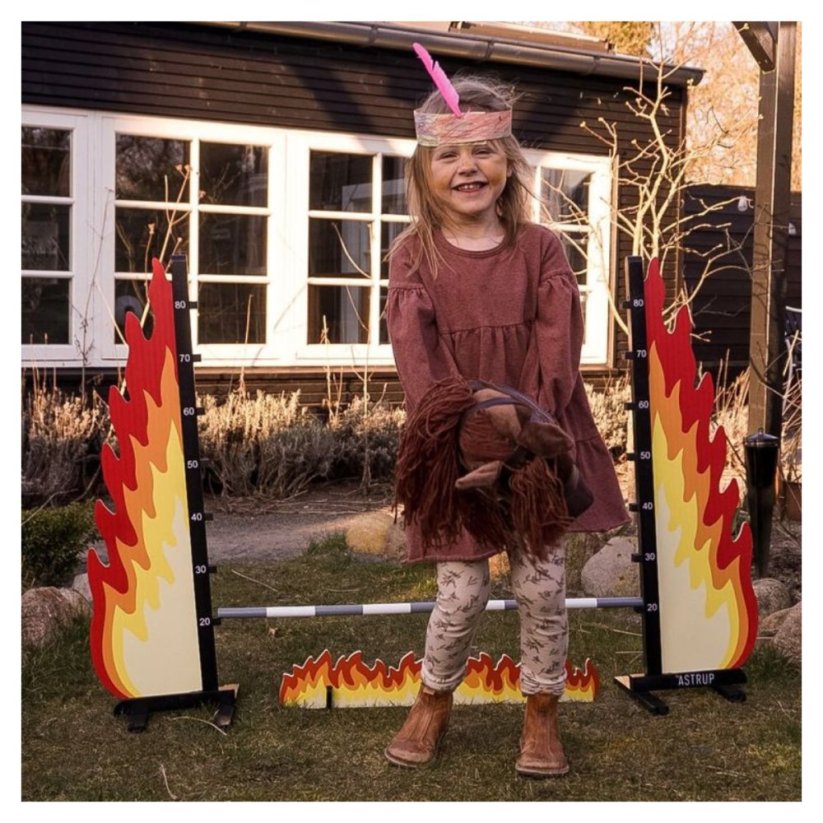 Ohnivá překážková tyč By Astrup - Hobby Horse Fire Jumping Fence