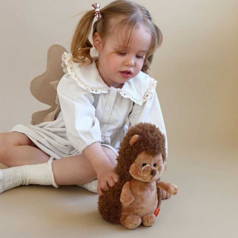 Plyšový ježek s čepicí a šálou Orange toys 25 cm - Hedgehog in green beret