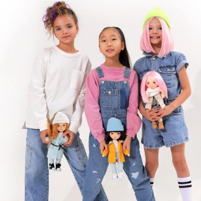 Látková panenka Orange Toys - Sweet Sisters Mia - Purple Tracksuit
