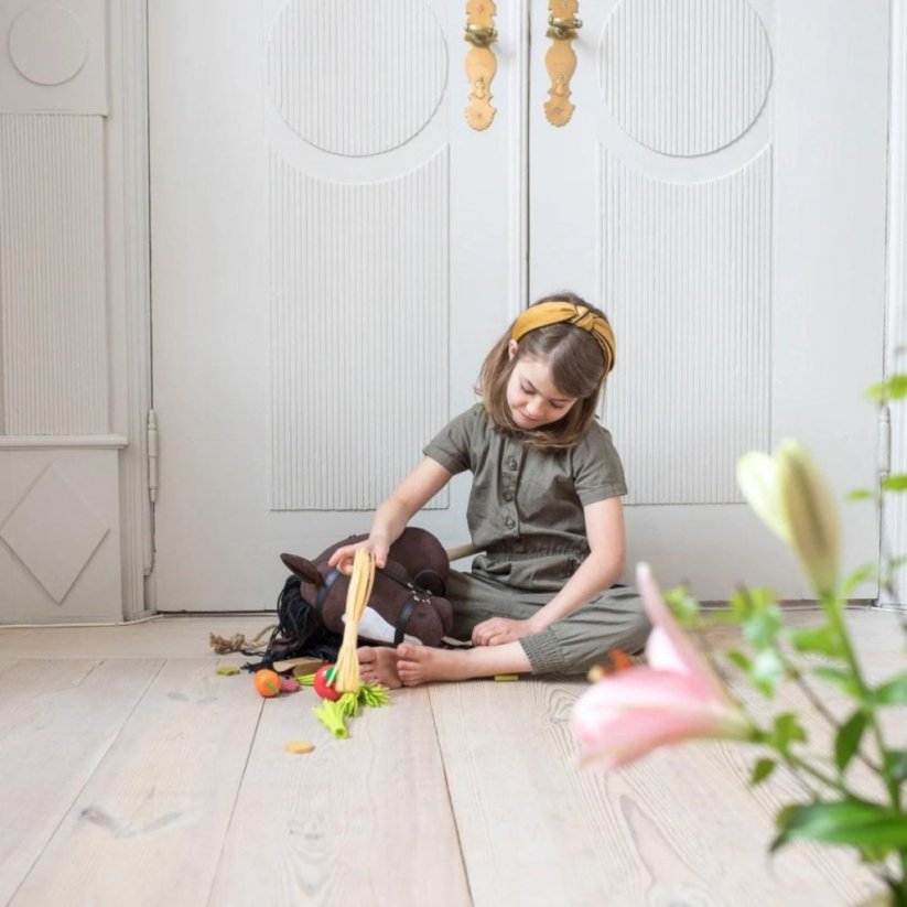 Hobby koník na tyči s ocasem By Astrup - Hobby Horse Beige